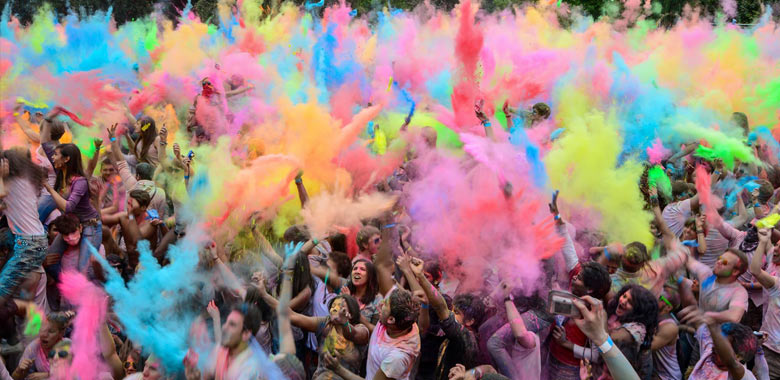 فستیوال رنگ در هند یا جشن هولی