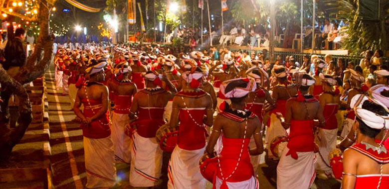 جشنواره اولین بازدید بودا (Duruthu Poya)