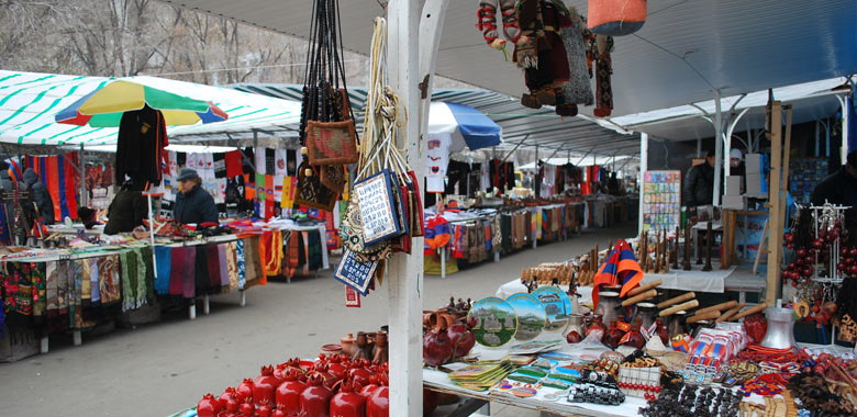 بازار ورنیساج ارمنستان (Vernissage Market)